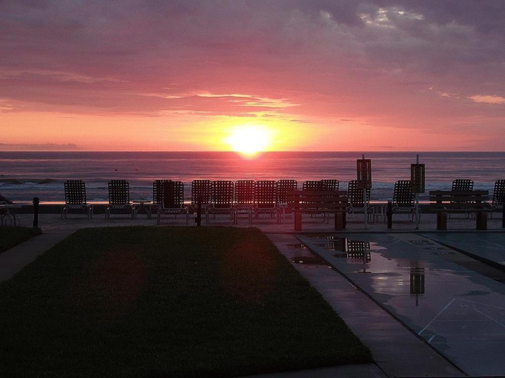 410 - Fourth Floor 1/1 Sleeps 2 Apartment New Smyrna Beach Bagian luar foto